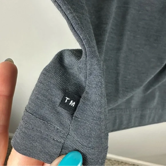 Travis Mathew Gray V-Neck T-Shirt sz M - Picture 4 of 5